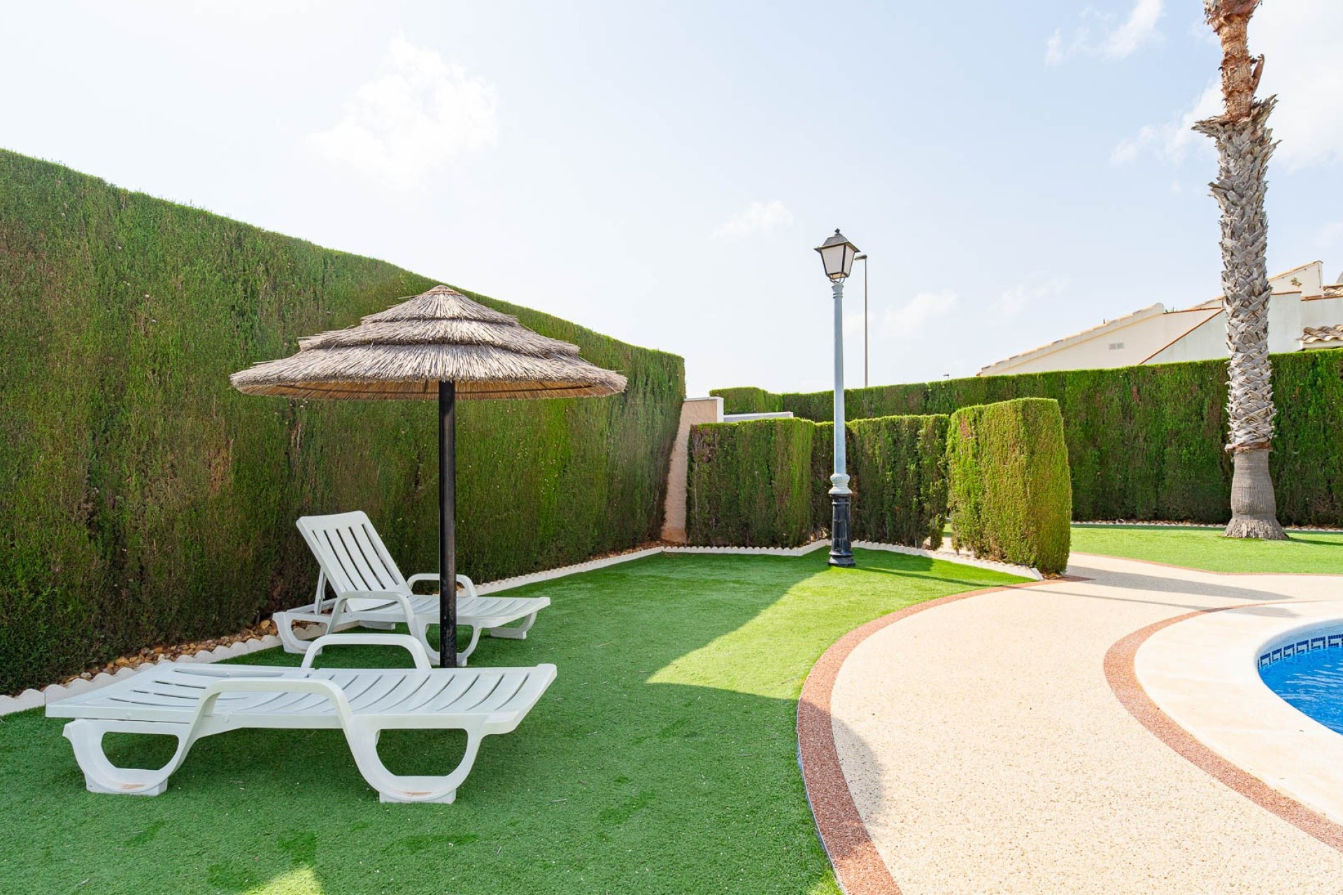 Quatro villa with solarium and pool in Lomas Cabo Roig