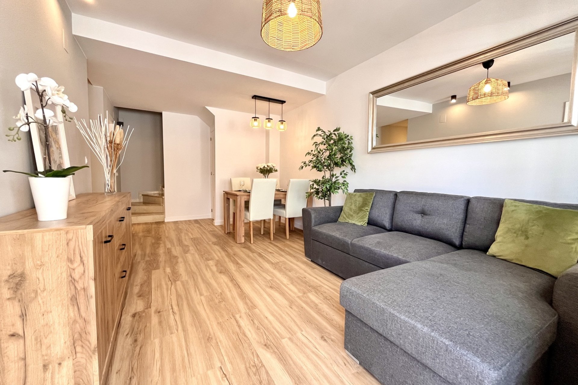 Renovated 3-bedroom townhouse in Playa Flamenca with a pool