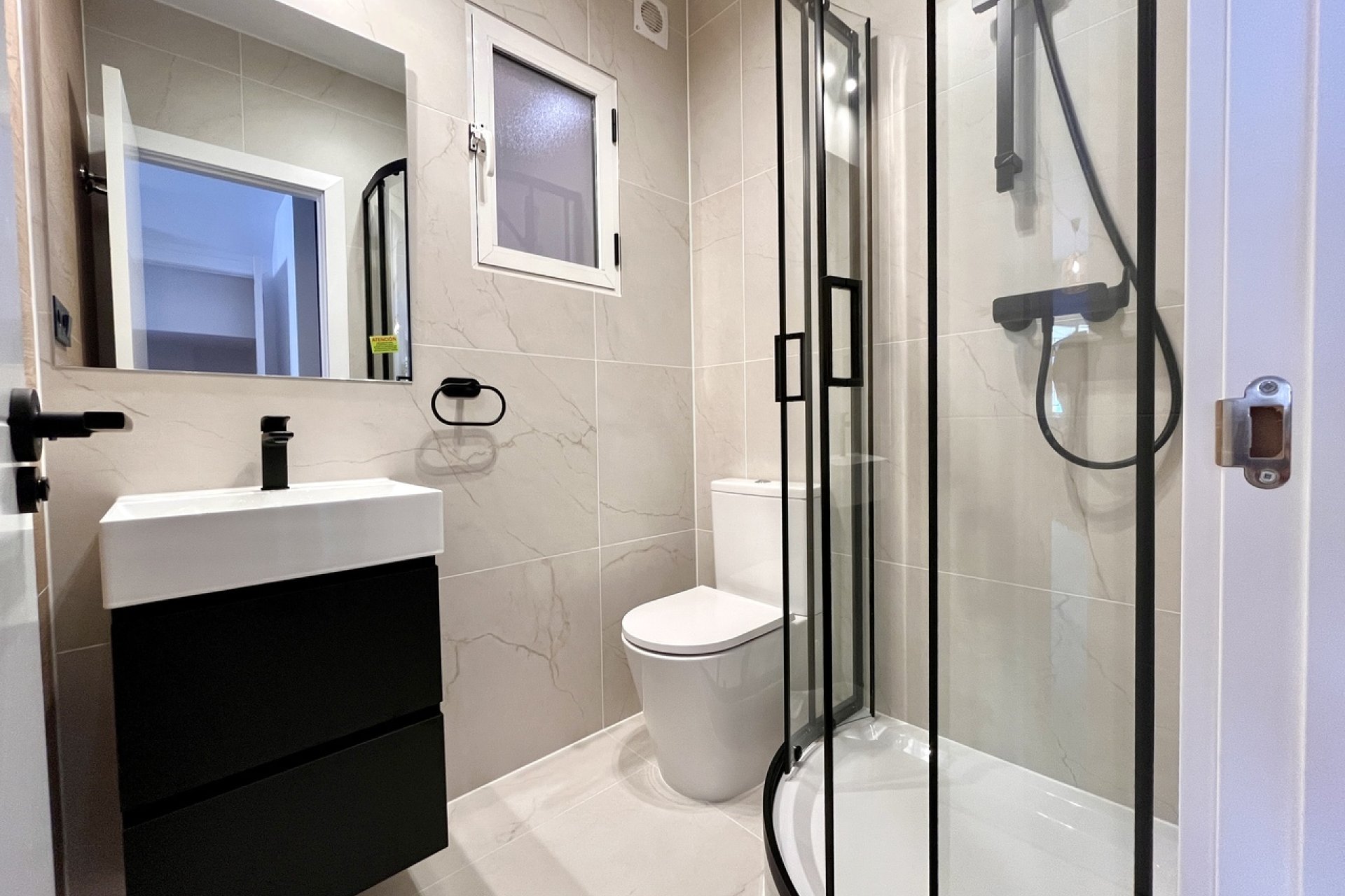 Renovated 3-bedroom townhouse in Playa Flamenca with a pool