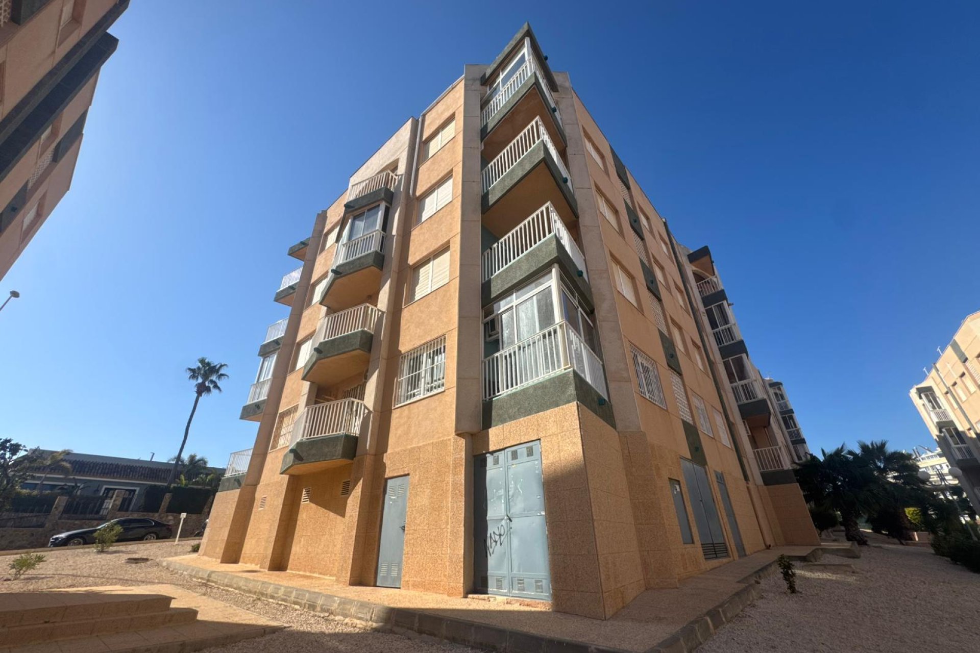 Resale - Apartamento -
Torrevieja - La Mata
