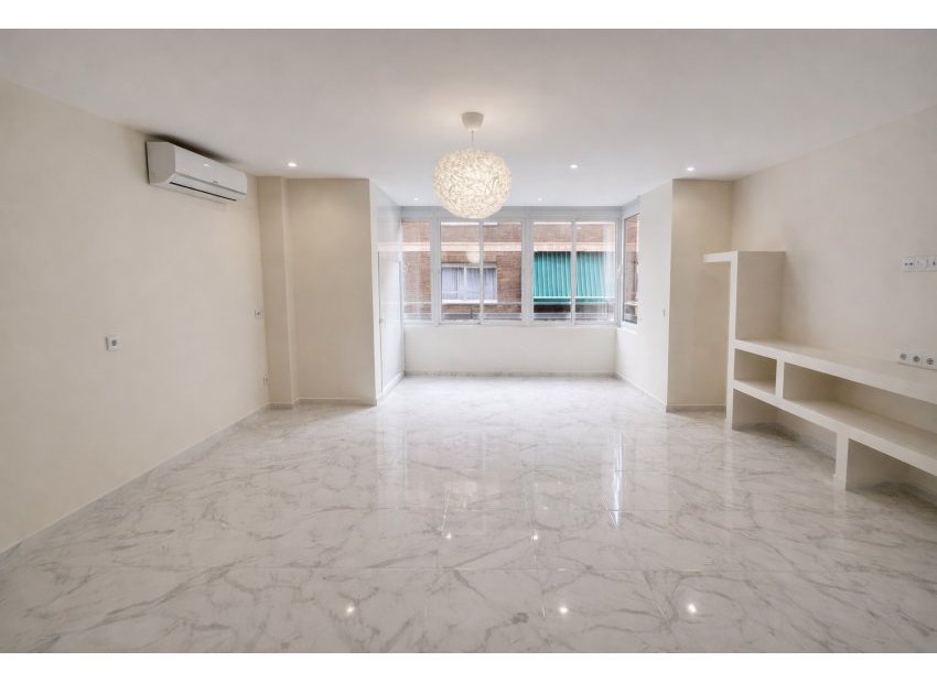 Resale - Apartamento -
Torrevieja - Muelle Pesquero