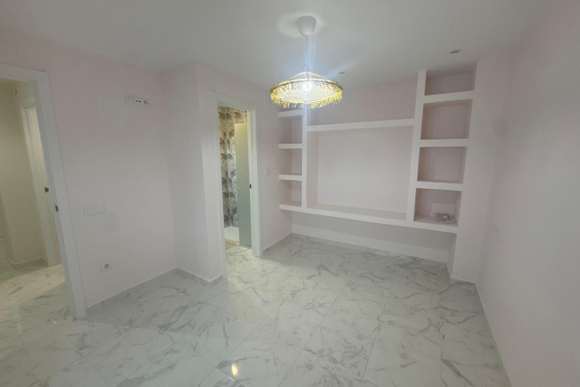 Resale - Apartamento -
Torrevieja - Muelle Pesquero