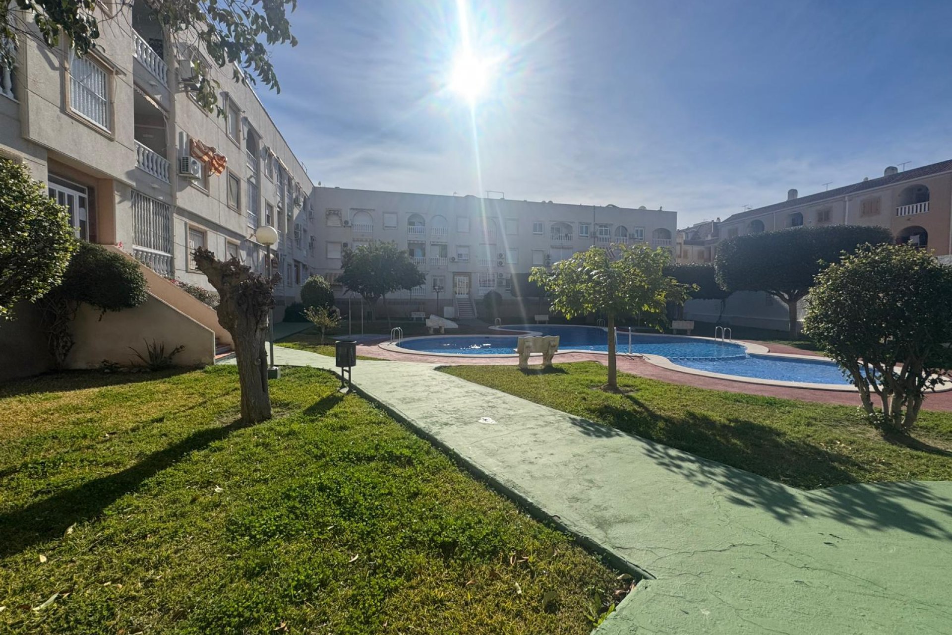 Resale - Apartamento -
Torrevieja - Playa del Acequión