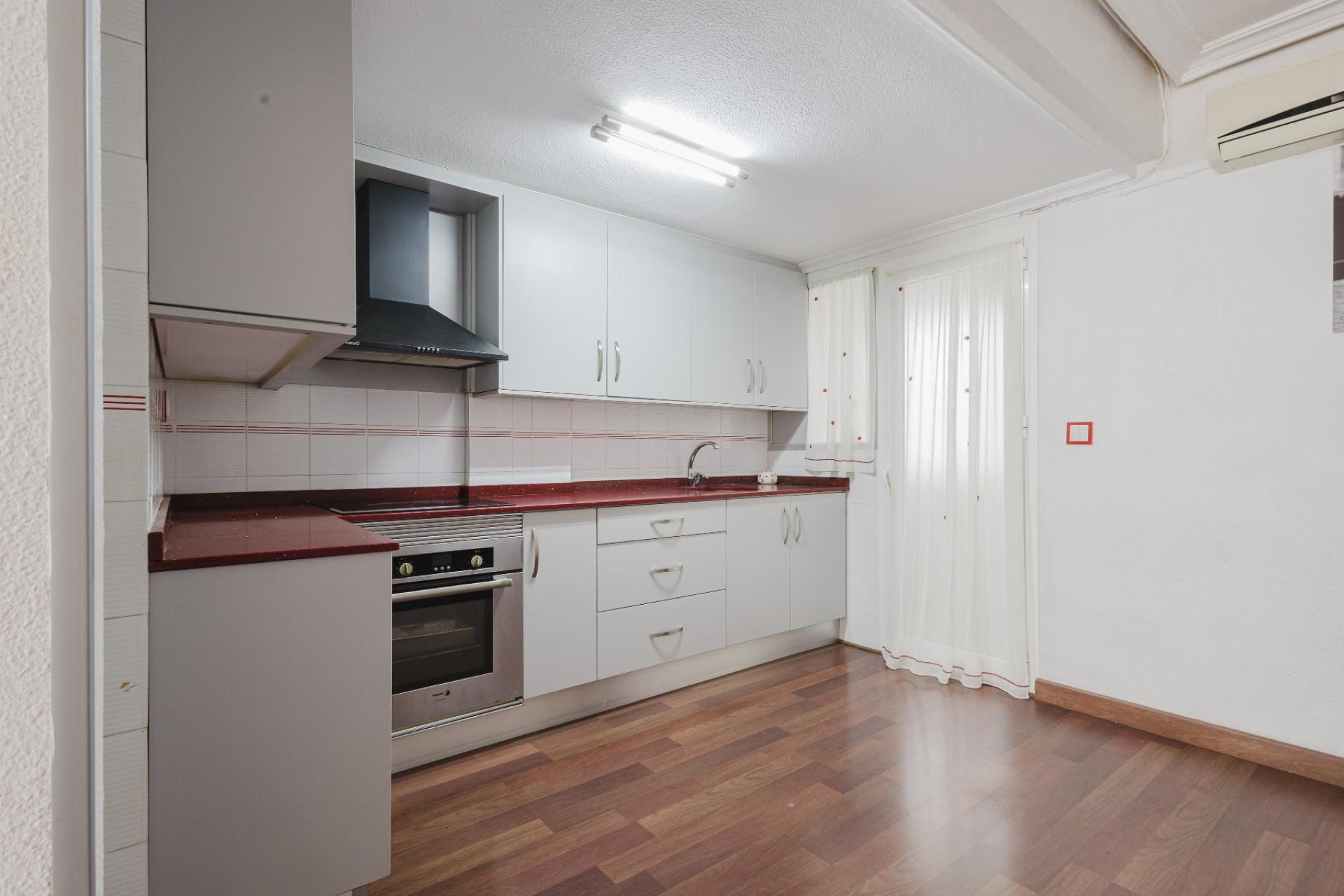 Resale - Apartamento -
Torrevieja - Playa del Acequión
