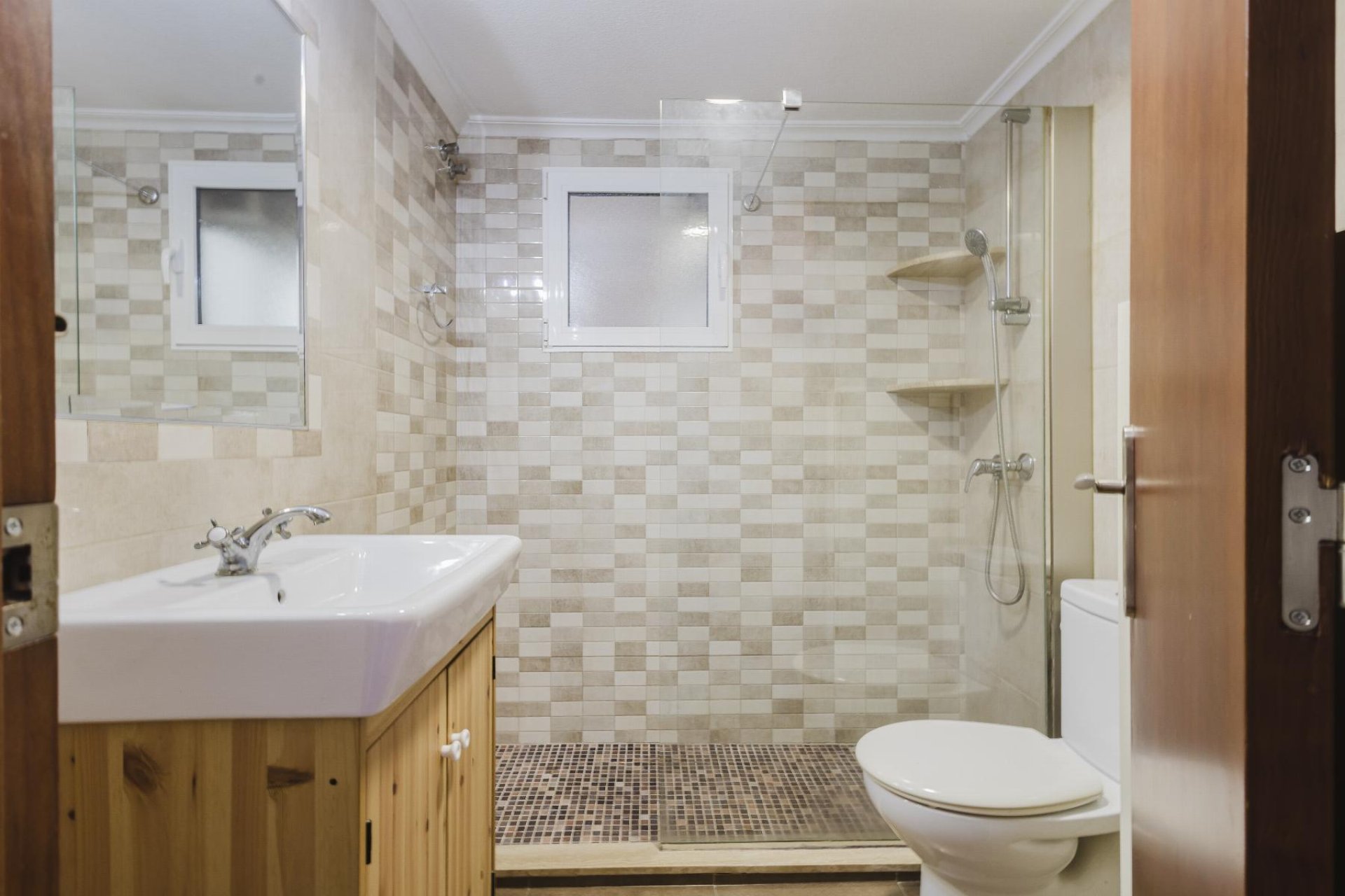 Resale - Apartamento -
Torrevieja - Playa del Acequión