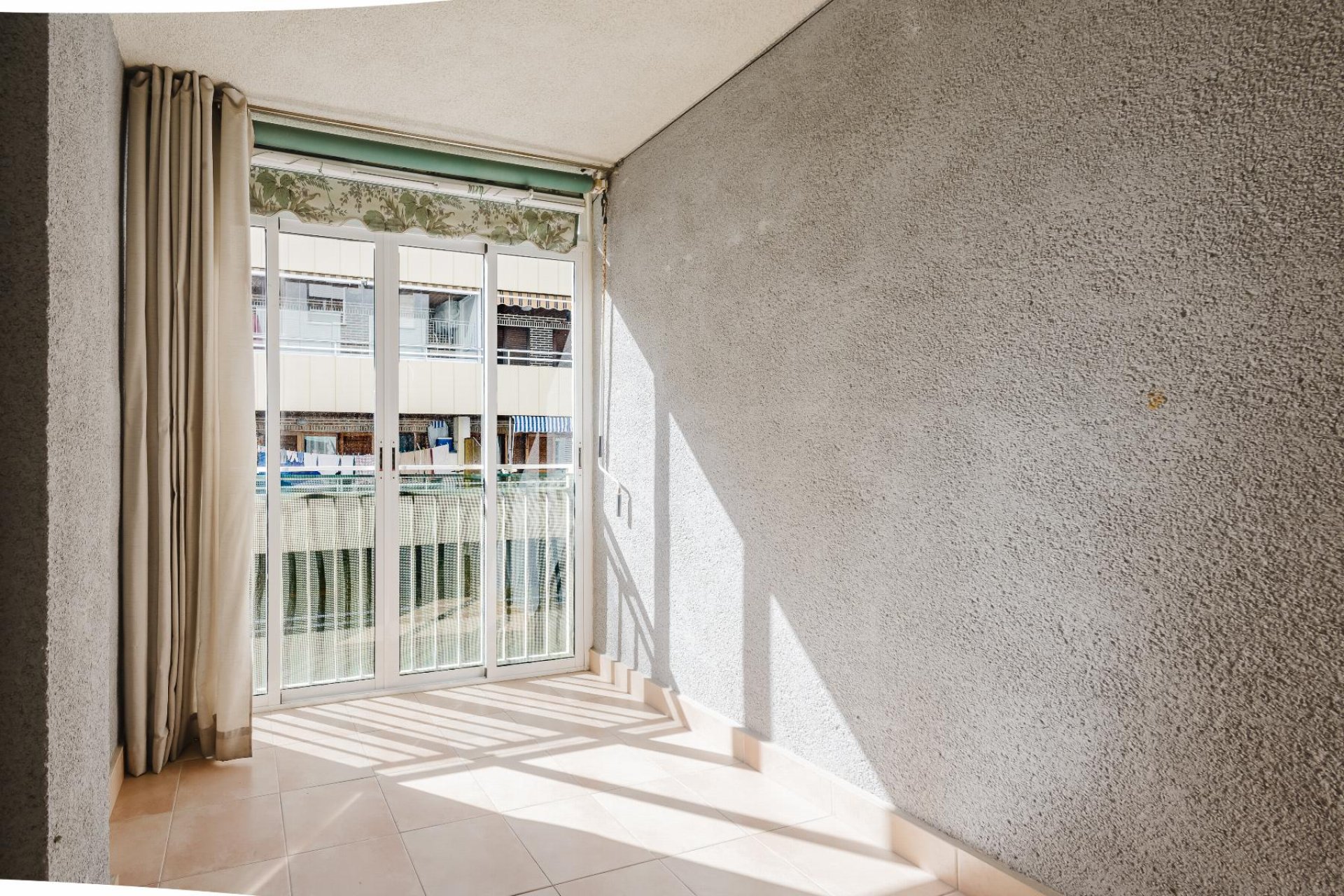 Resale - Apartamento -
Torrevieja - Playa del Acequión