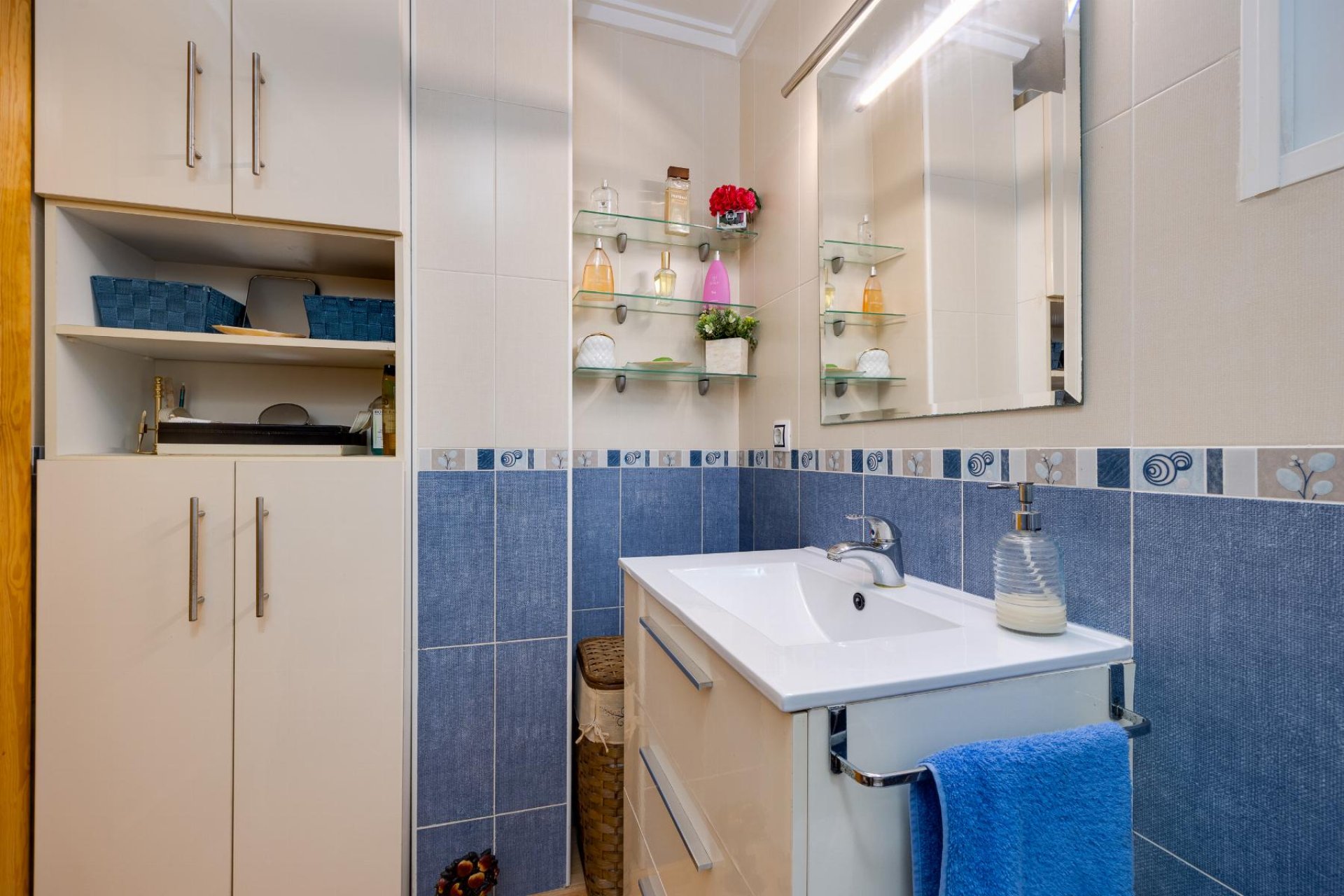 Resale - Apartamento -
Torrevieja - Playa del Acequión