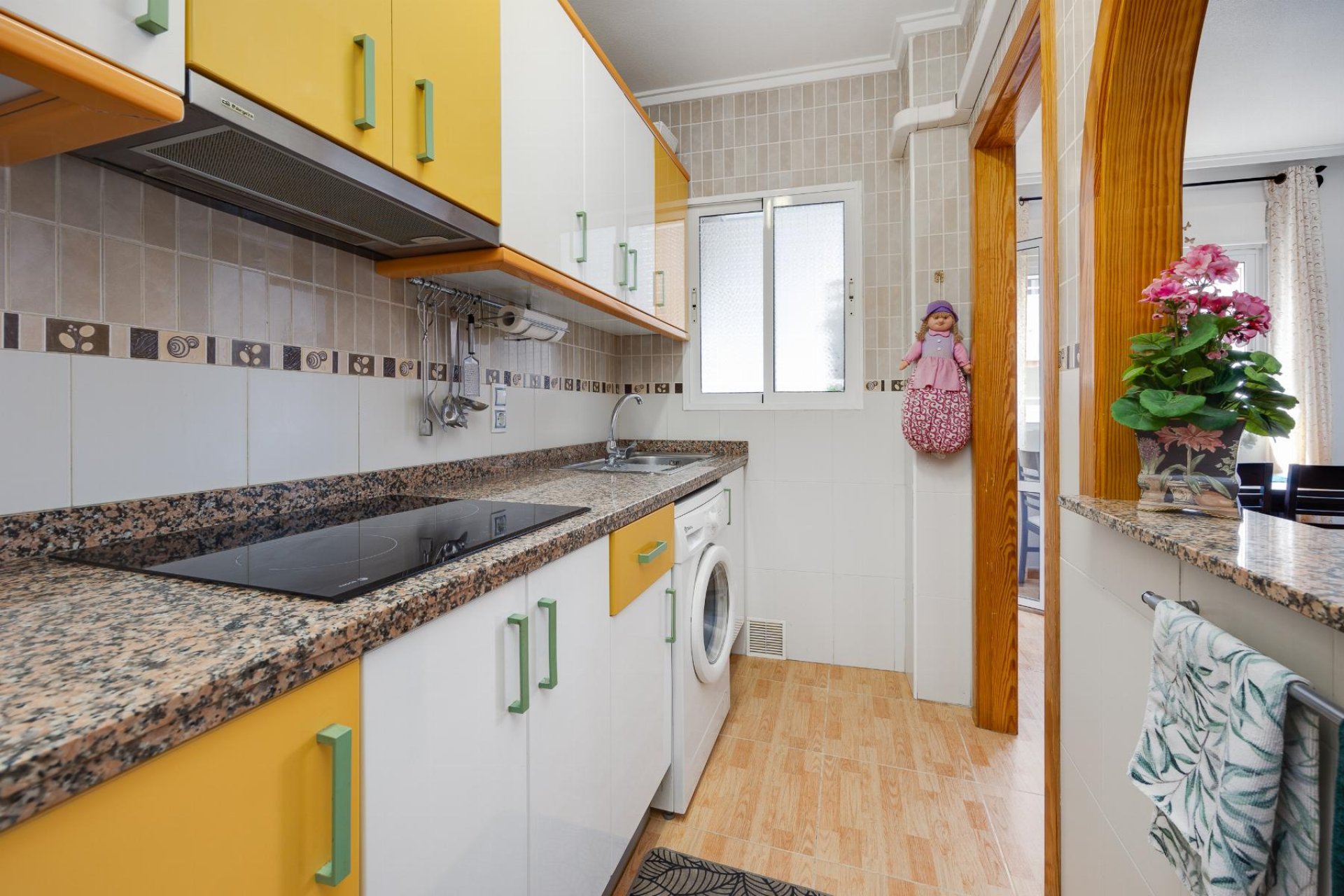 Resale - Apartamento -
Torrevieja - Playa del Acequión
