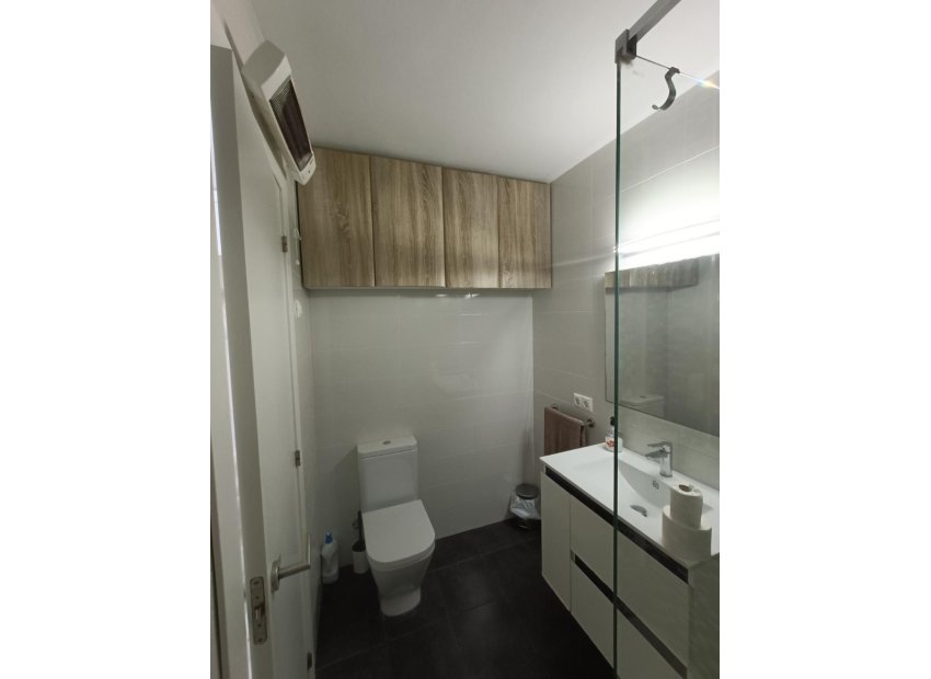 Resale - Apartment -
Alicante