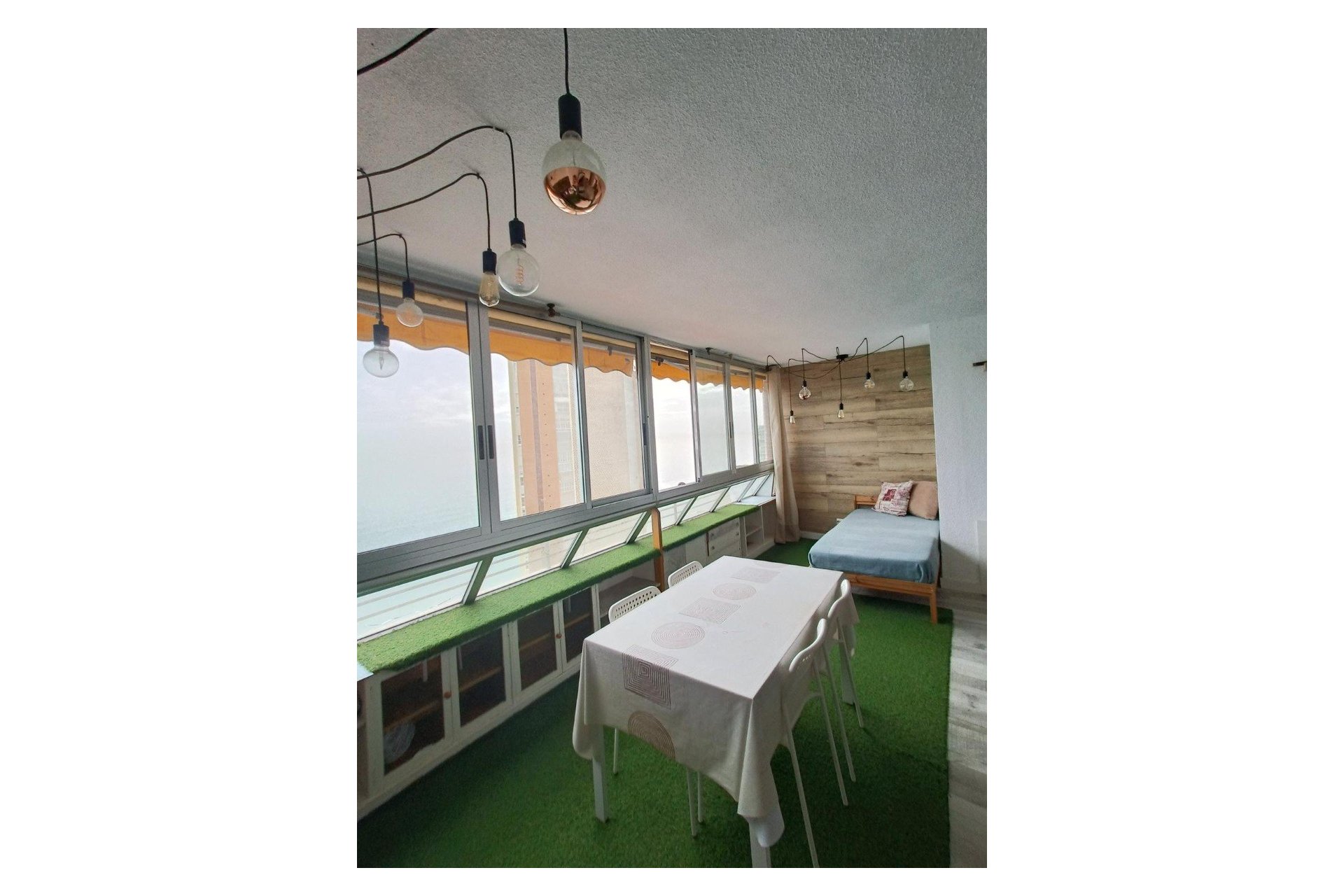 Resale - Apartment -
Alicante