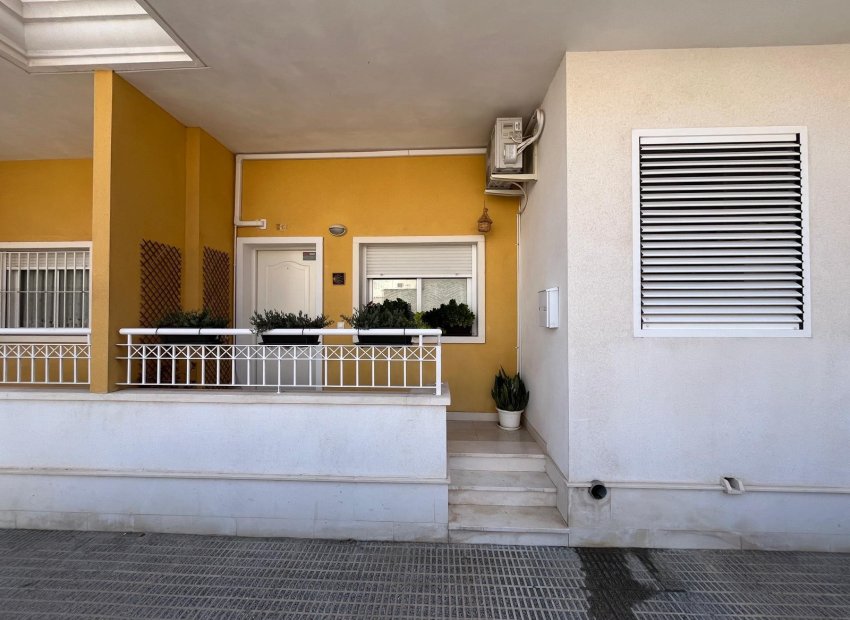 Resale - Apartment -
Almoradí