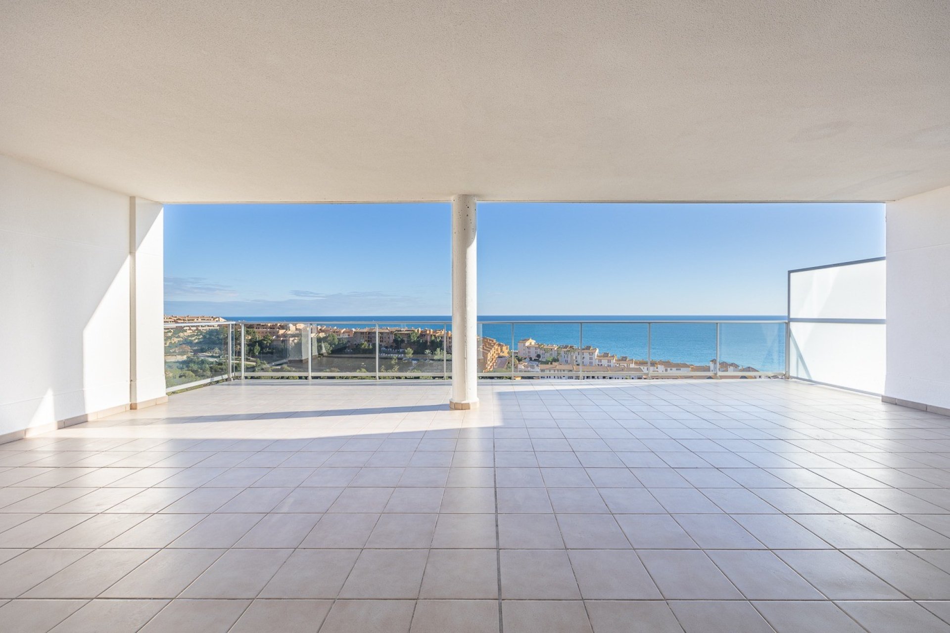 Resale - Apartment -
Altea