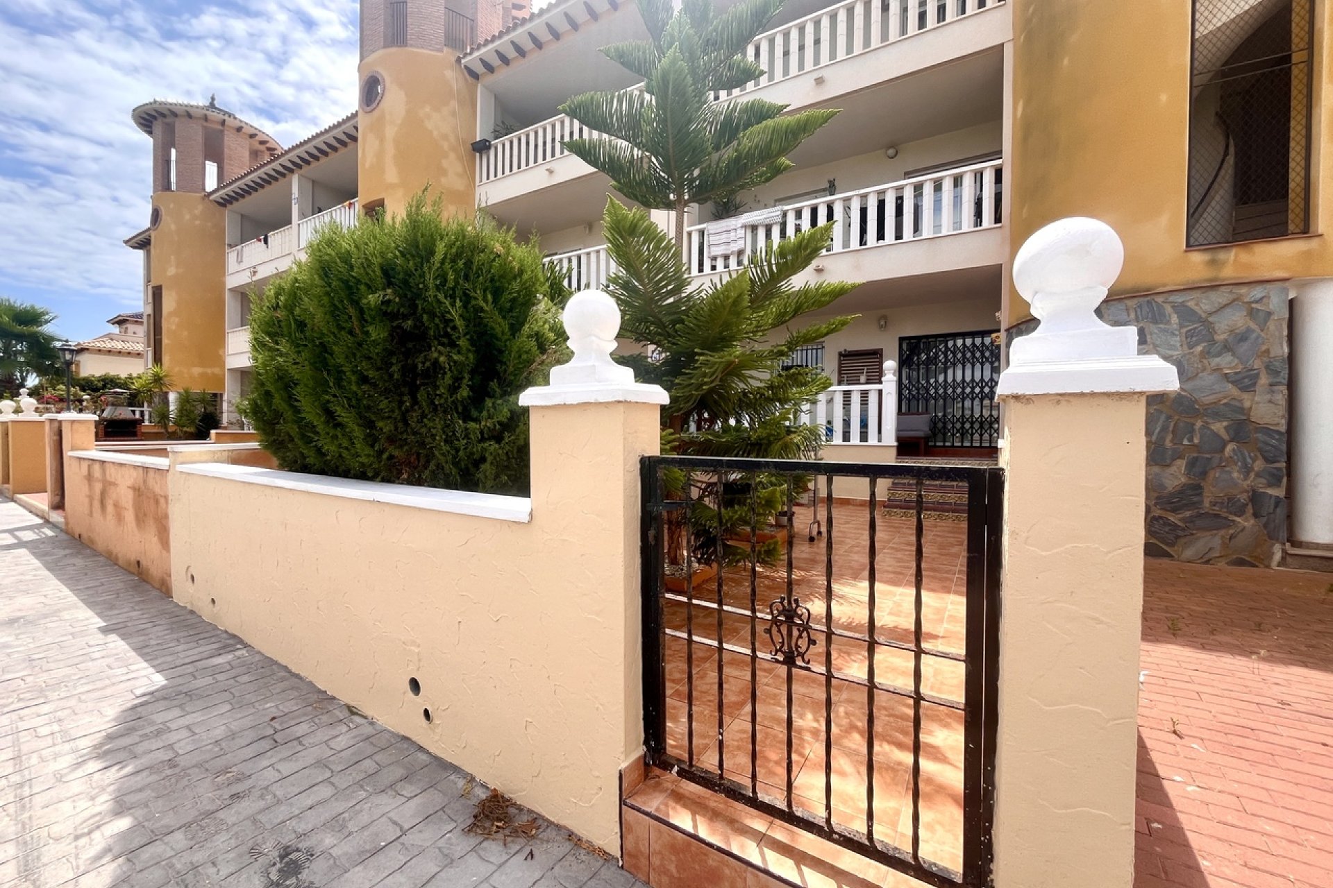 Resale - Apartment -
Cabo Roig