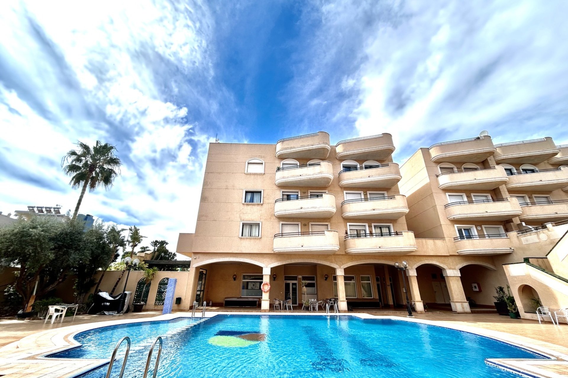 Resale - Apartment -
Cabo Roig