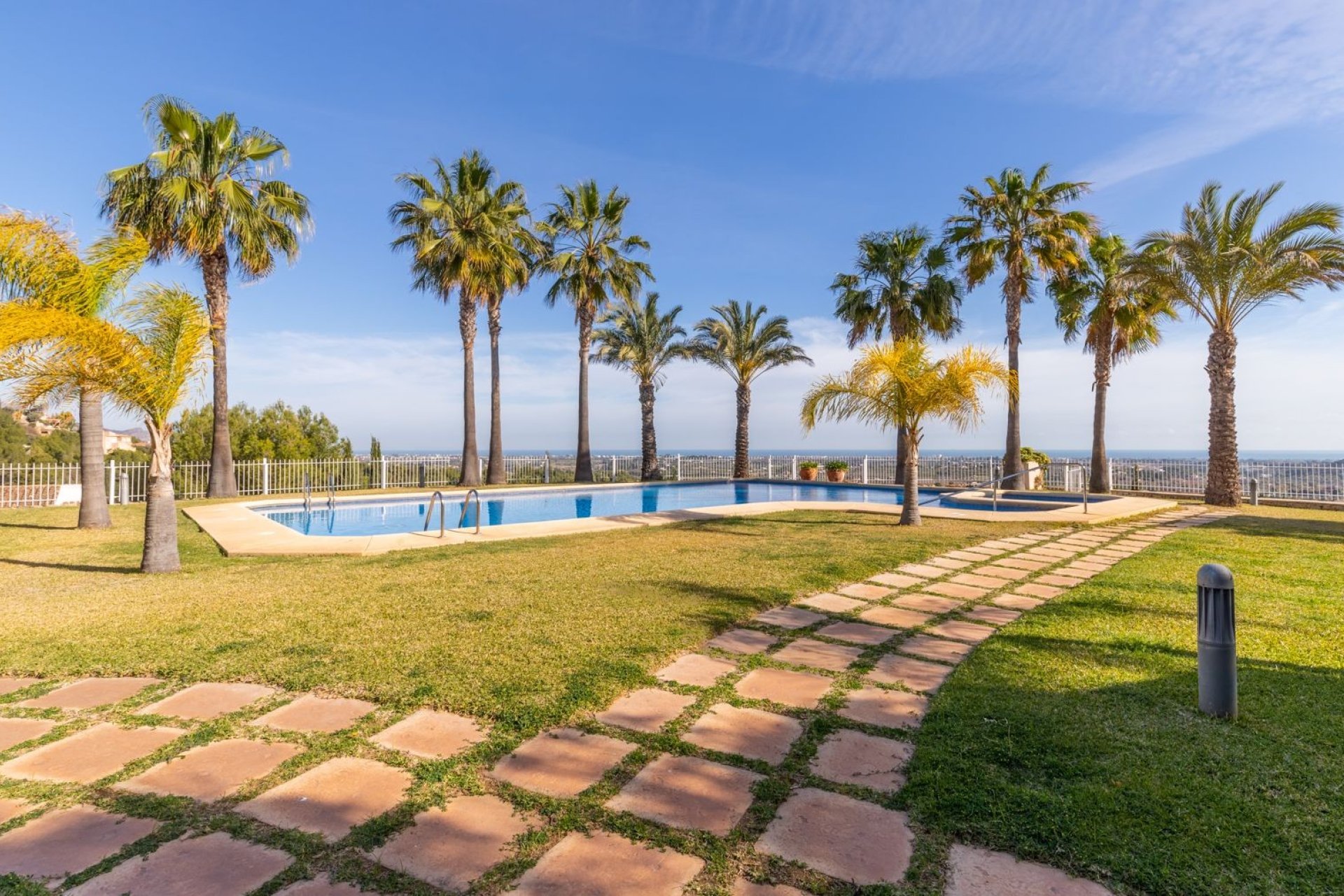 Resale - Apartment -
Denia - La Xara - La Sella