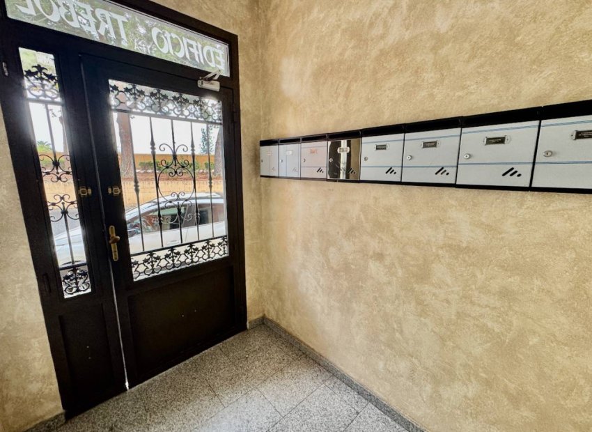 Resale - Apartment -
Formentera del Segura
