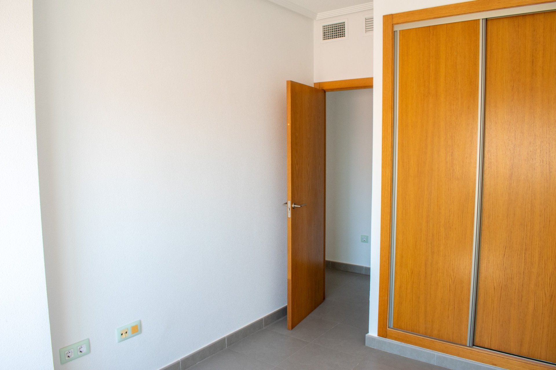 Resale - Apartment -
Guardamar del Segura - Center