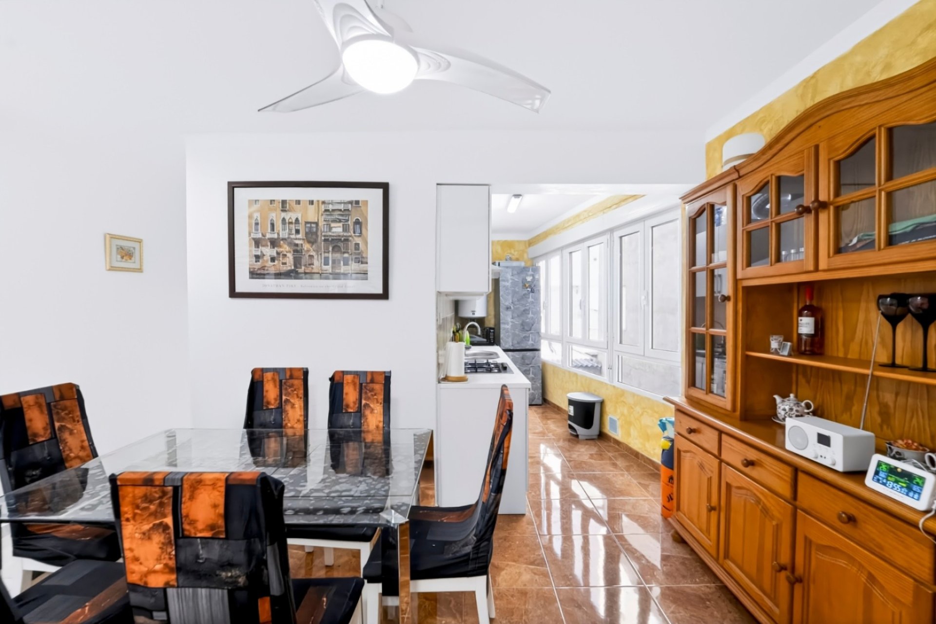 Resale - Apartment -
Guardamar del Segura - Centro