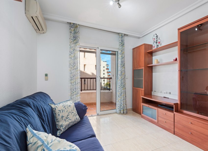 Resale - Apartment -
Guardamar del Segura - Pueblo