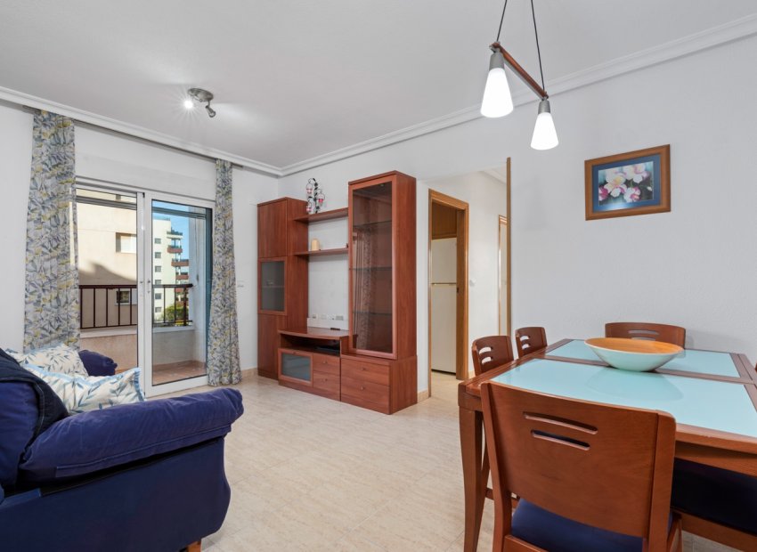 Resale - Apartment -
Guardamar del Segura - Pueblo