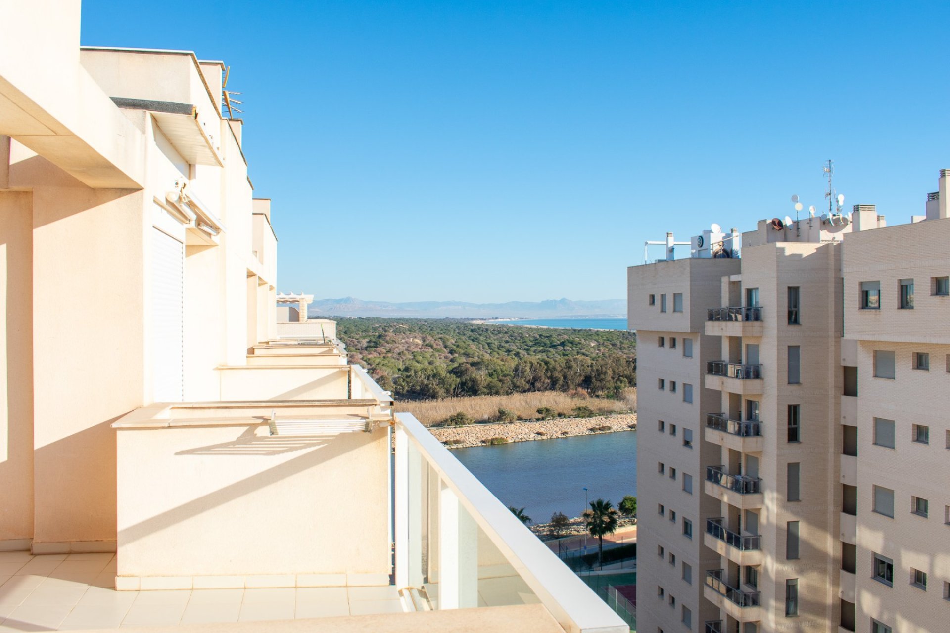 Resale - Apartment -
Guardamar del Segura - puerto deportivo