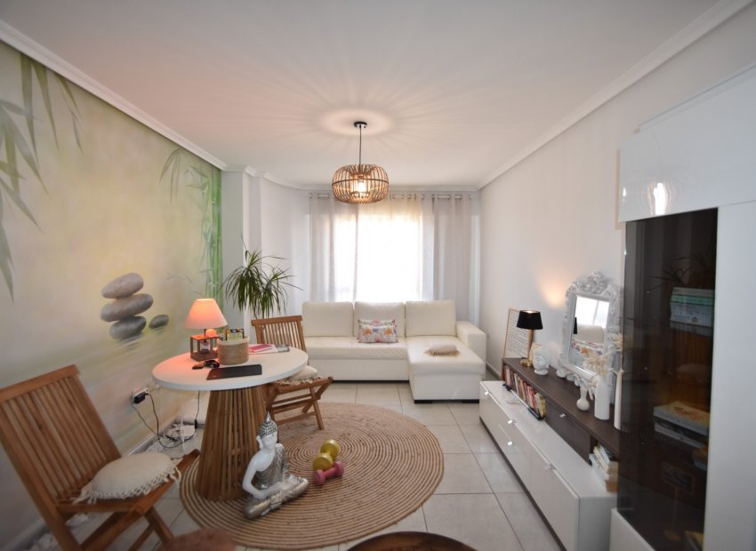 Resale - Apartment -
La Marina - El Pinet