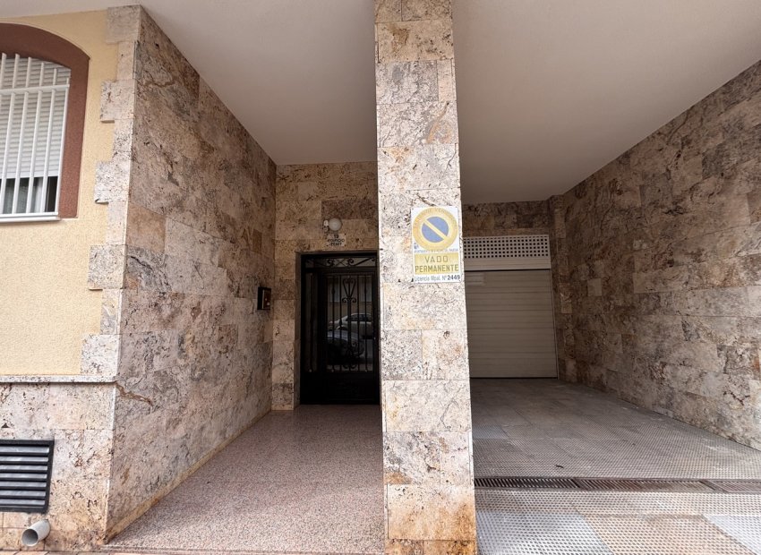 Resale - Apartment -
Lo Pagan