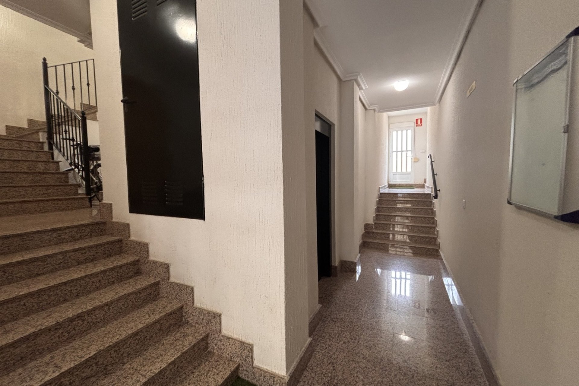 Resale - Apartment -
Lo Pagan