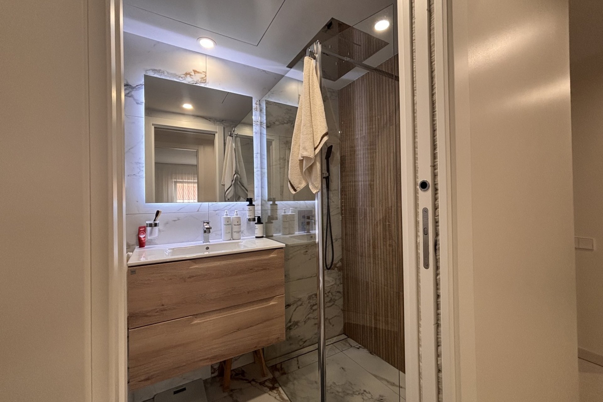 Resale - Apartment -
Lo Pagan