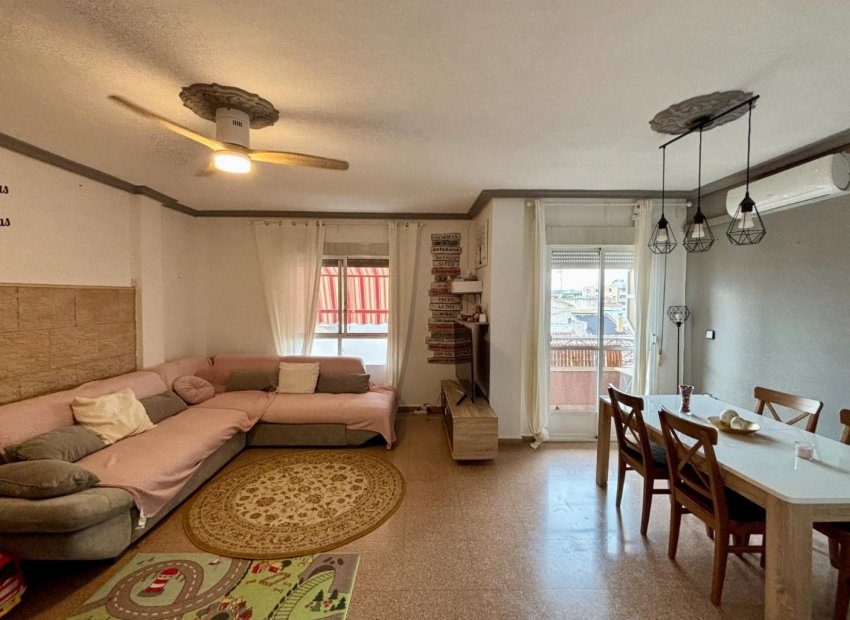 Resale - Apartment -
Los Montesinos