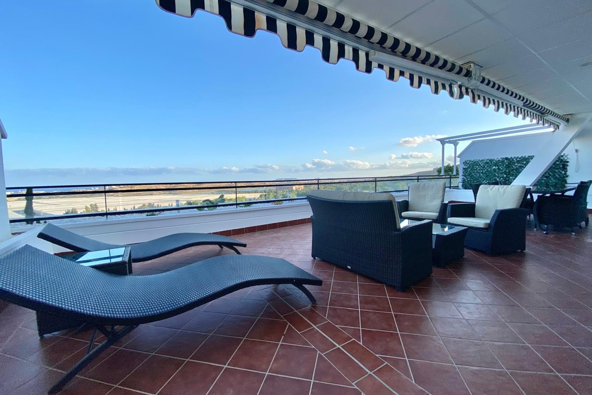 Resale - Apartment -
Muchamiel - Club De Golf Bonalba