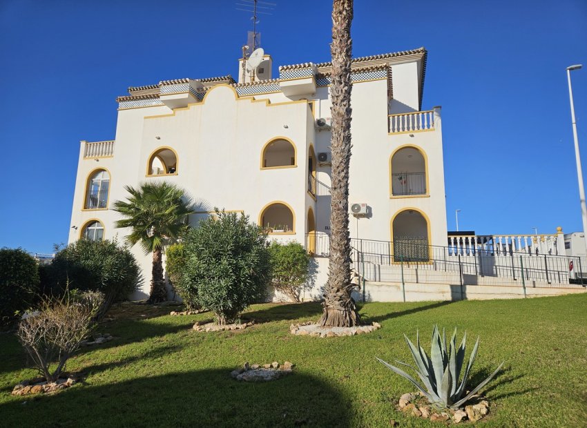 Resale - Apartment -
Orihuela Costa - La Zenia