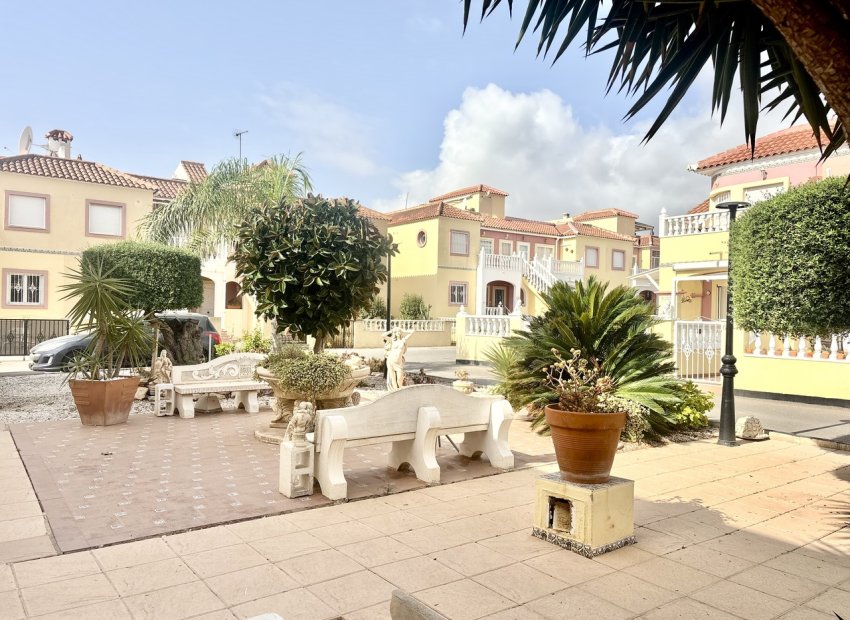 Resale - Apartment -
Orihuela Costa - La Zenia
