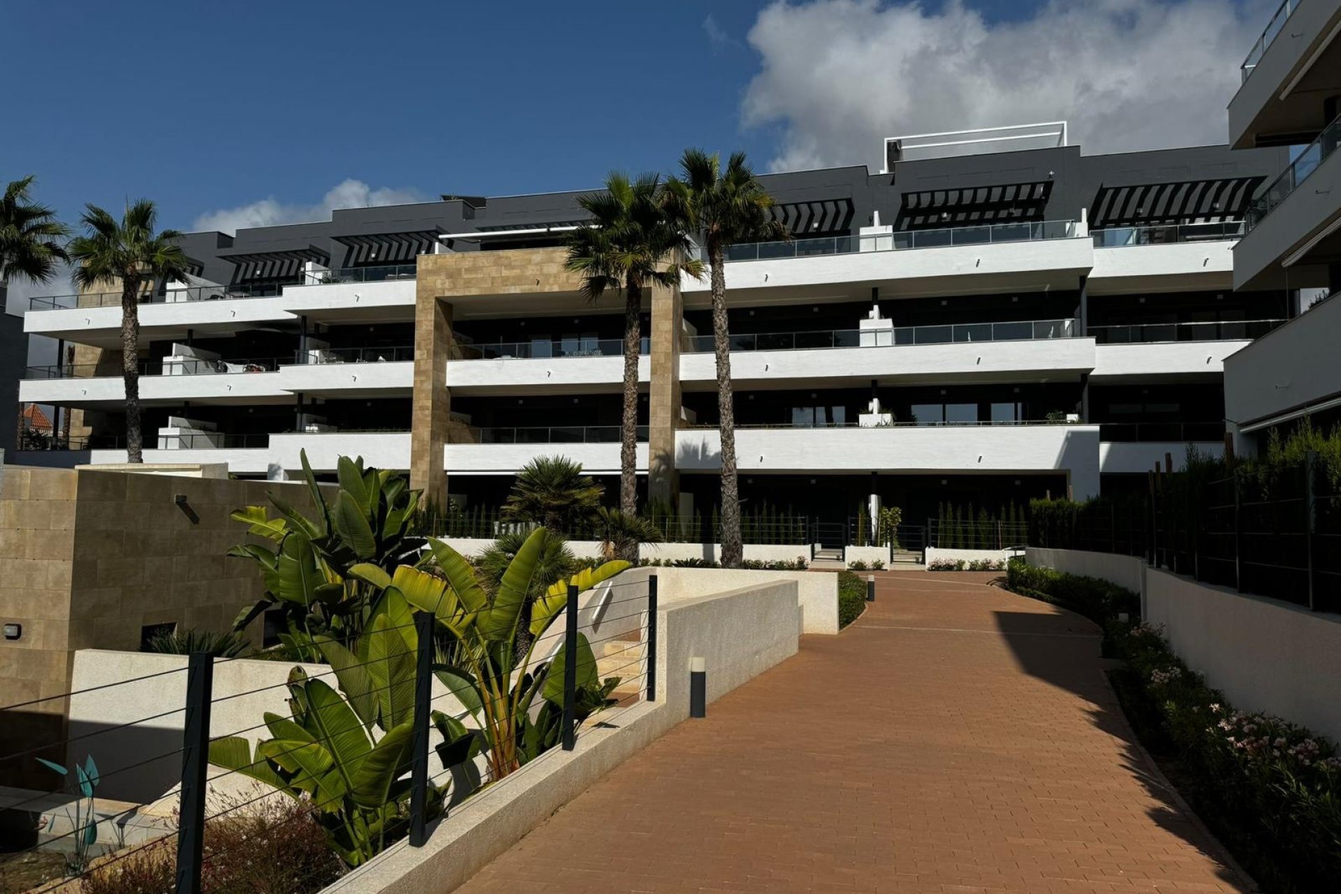 Resale - Apartment -
Orihuela Costa - La Zenia