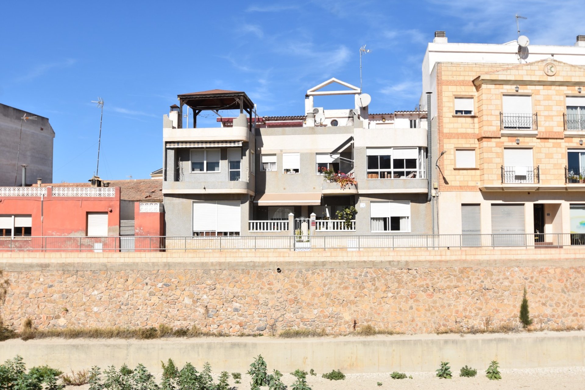 Resale - Apartment -
Rojales