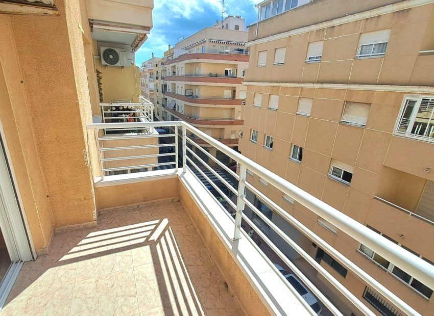 Resale - Apartment -
Torrevieja - Center