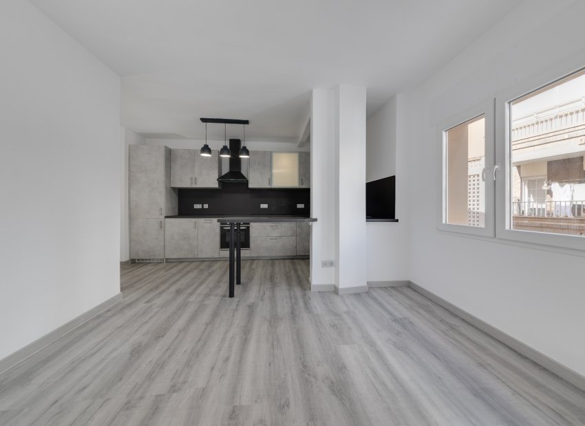 Resale - Apartment -
Torrevieja - Center