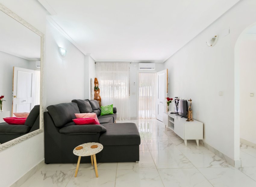Resale - Apartment -
Torrevieja - Centro