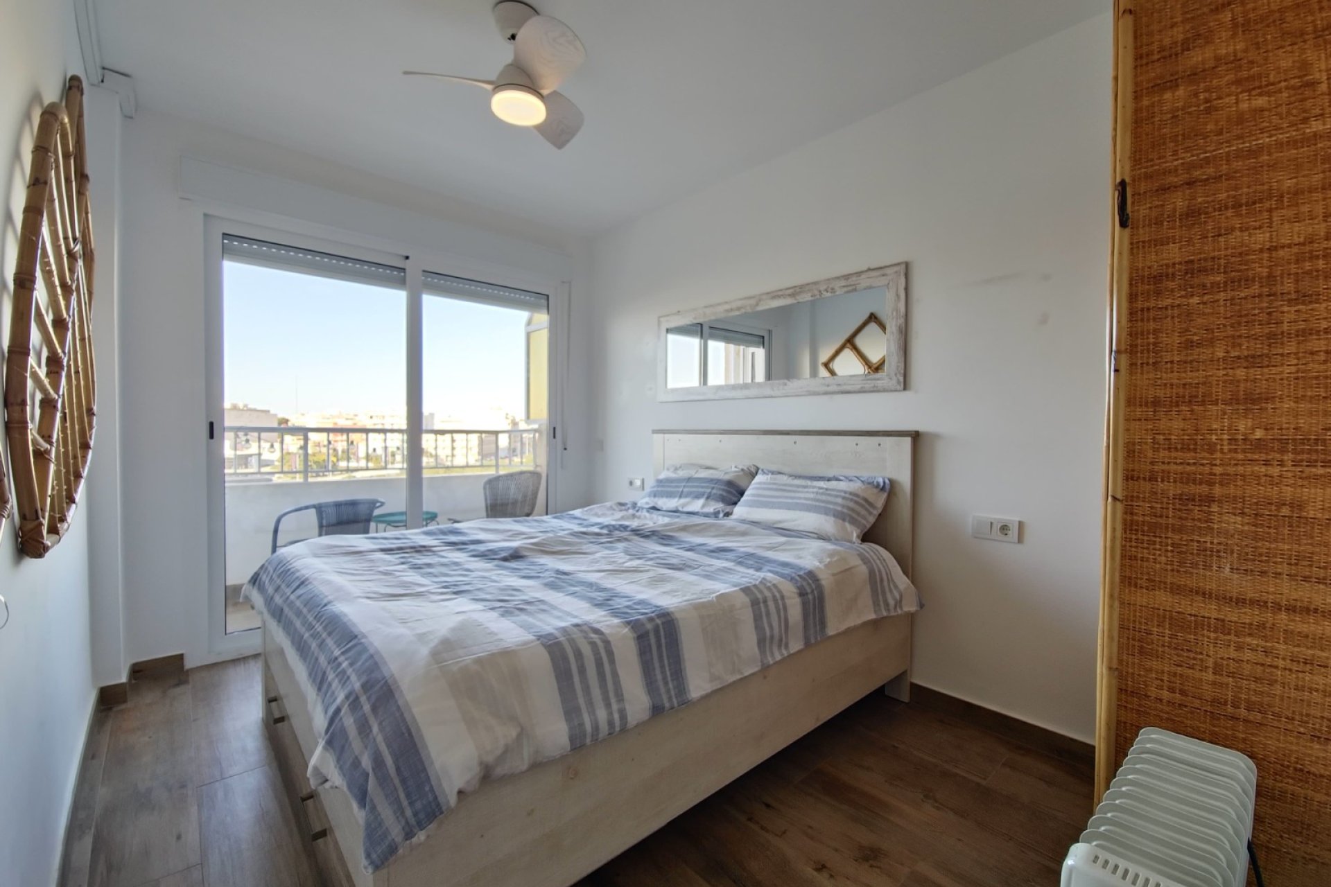 Resale - Apartment -
Torrevieja - El Acequión - Los Náufragos