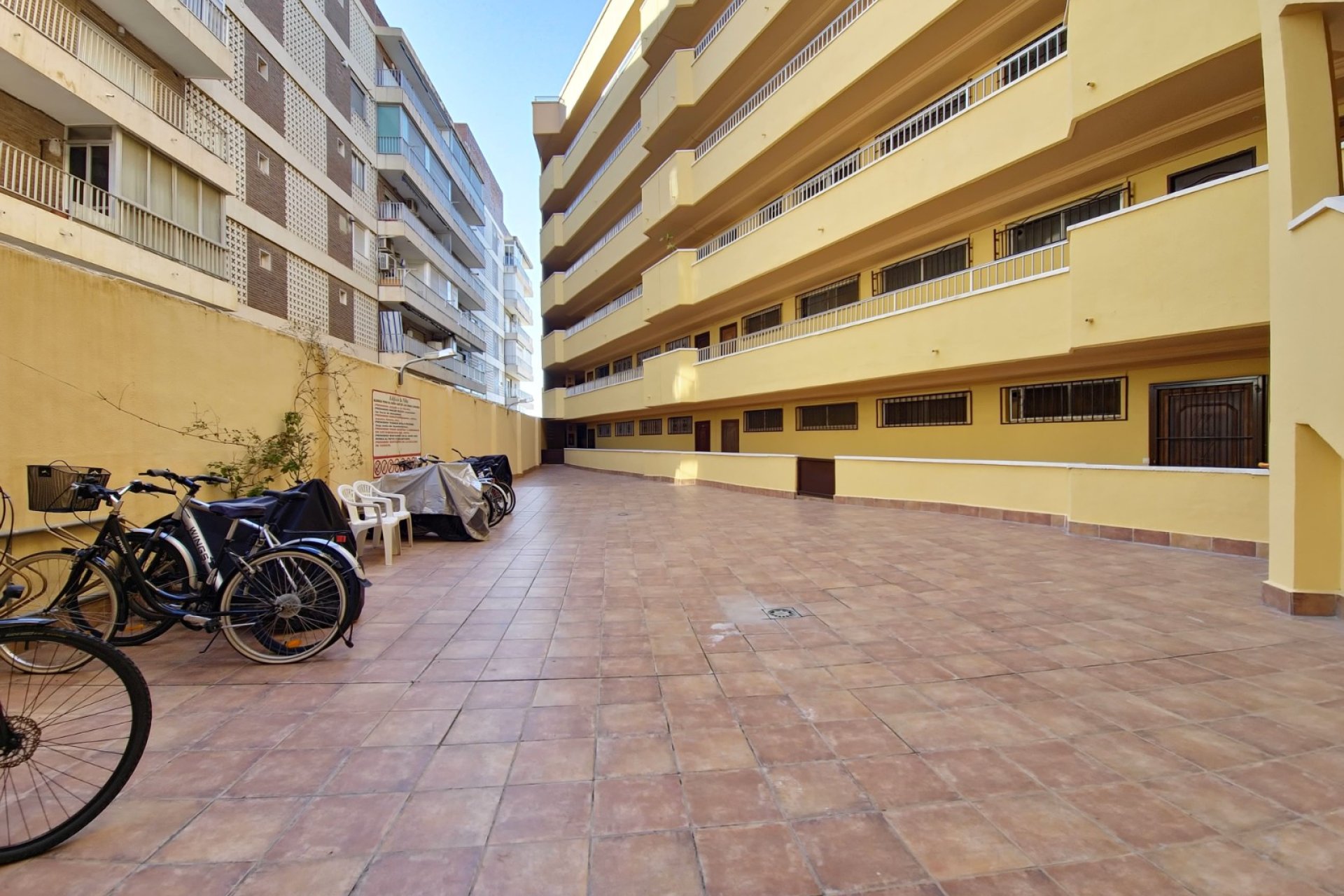 Resale - Apartment -
Torrevieja - El Acequión - Los Náufragos