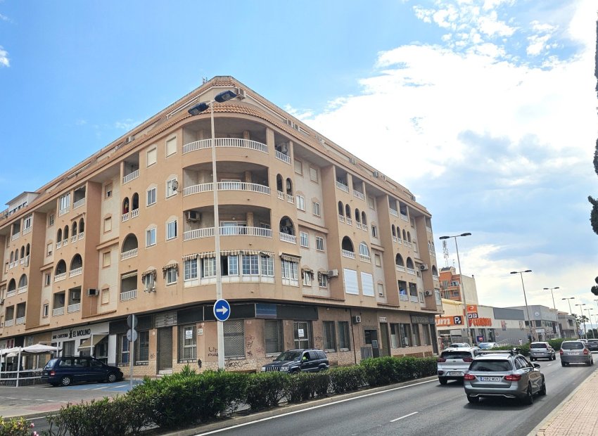 Resale - Apartment -
Torrevieja - El molino