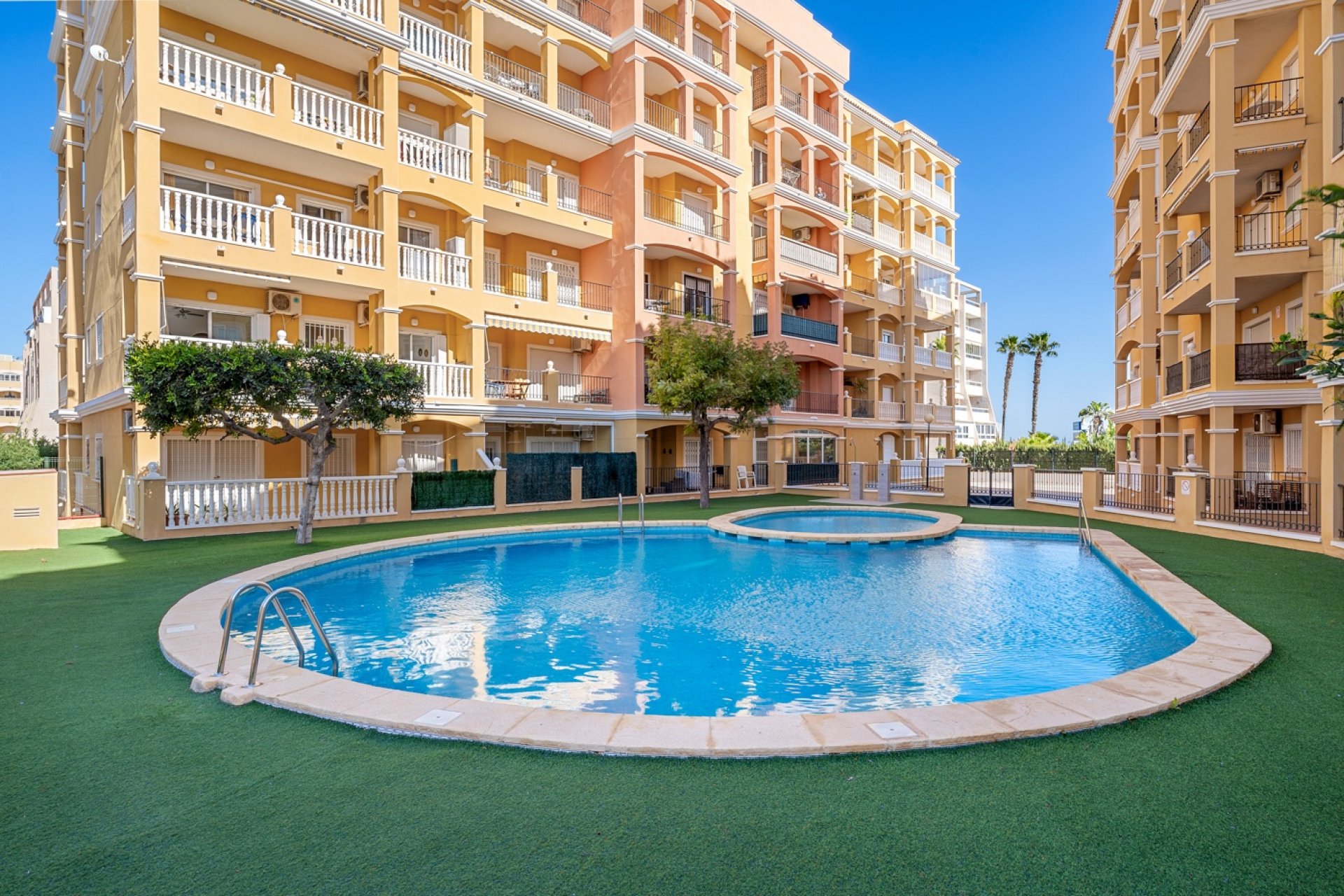 Resale - Apartment -
Torrevieja - La Mata