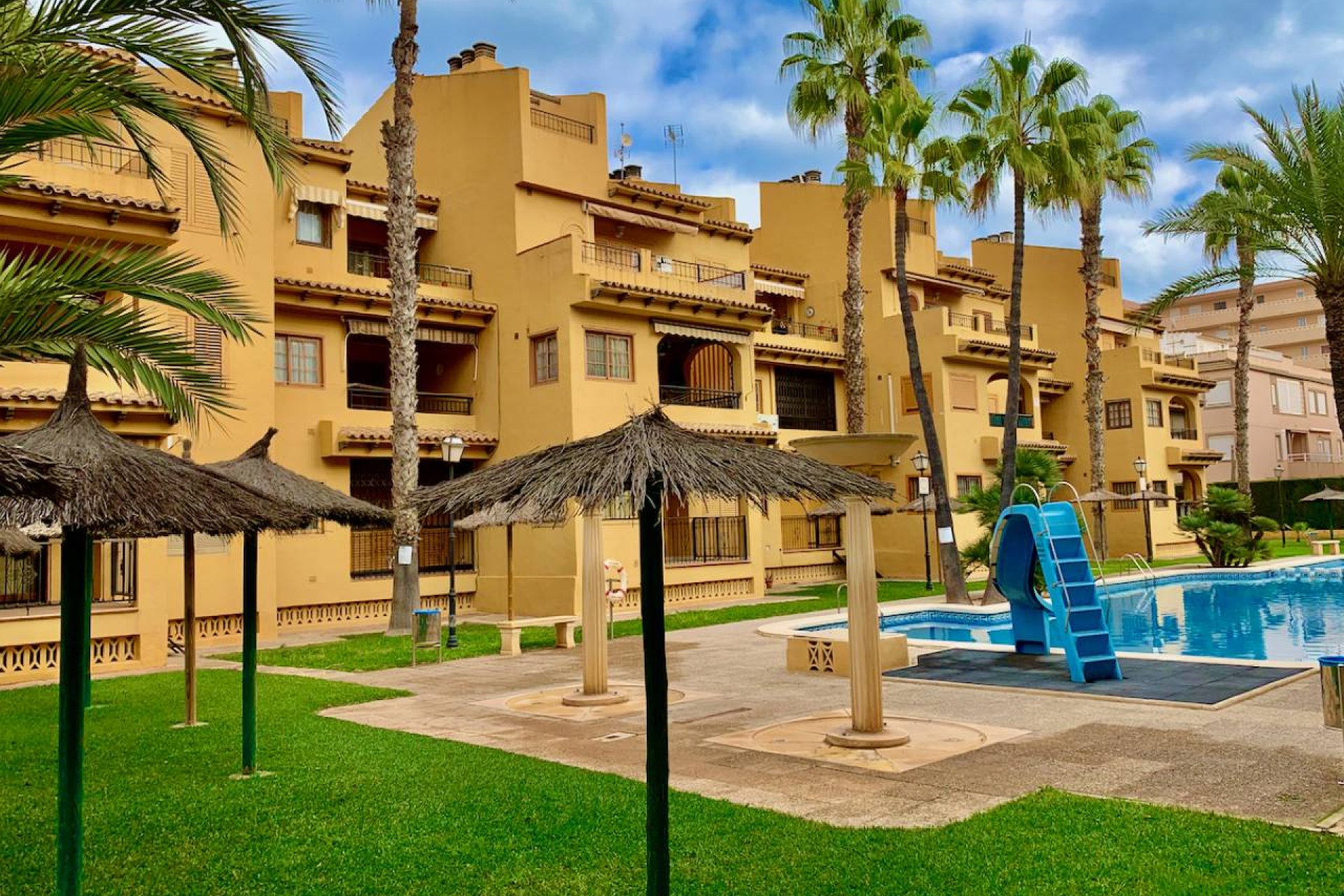 Resale - Apartment -
Torrevieja - La Mata