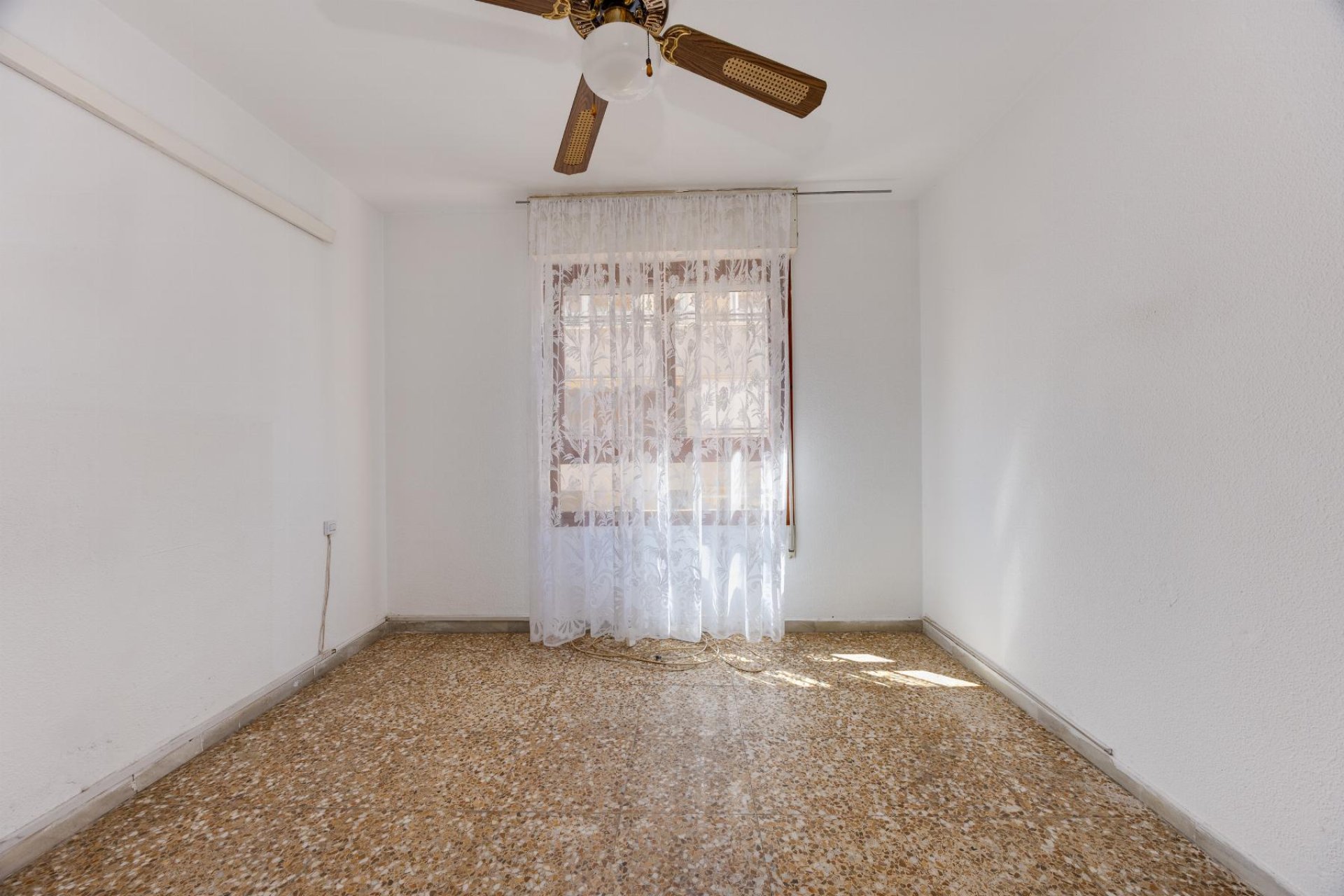 Resale - Apartment -
Torrevieja - Playa del Acequión