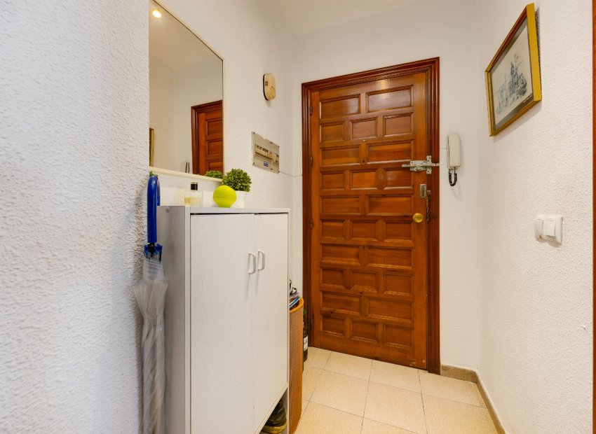 Resale - Apartment -
Torrevieja - Playa del Acequión