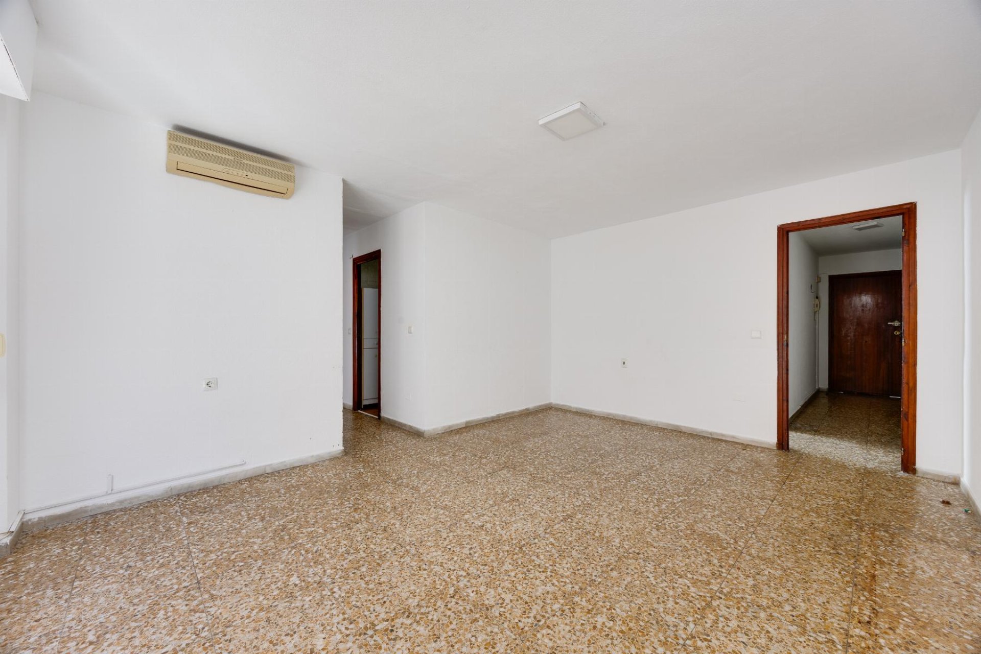 Resale - Apartment -
Torrevieja - Playa del Acequión