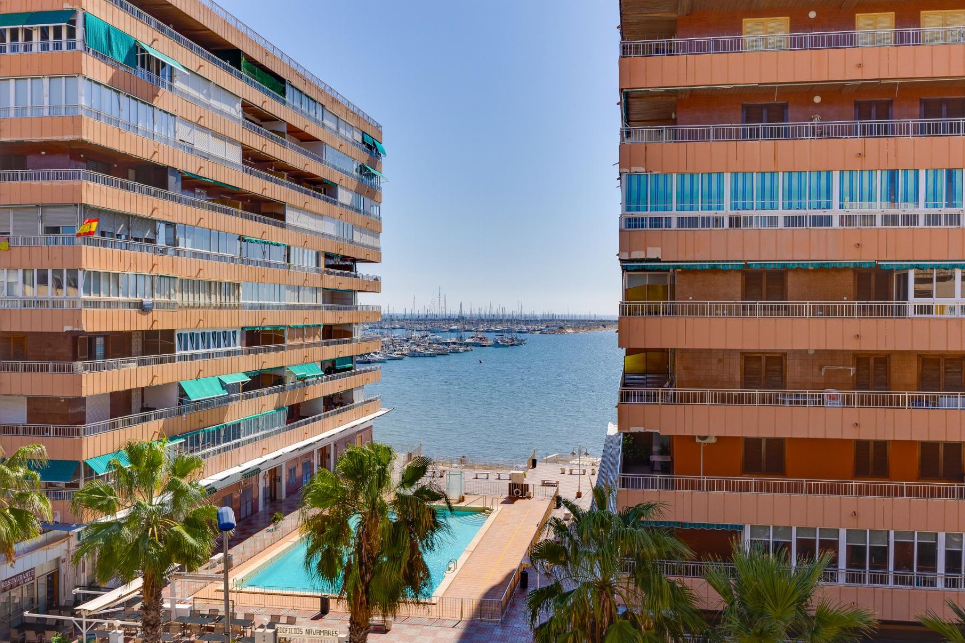 Resale - Apartment -
Torrevieja - Playa del Acequión