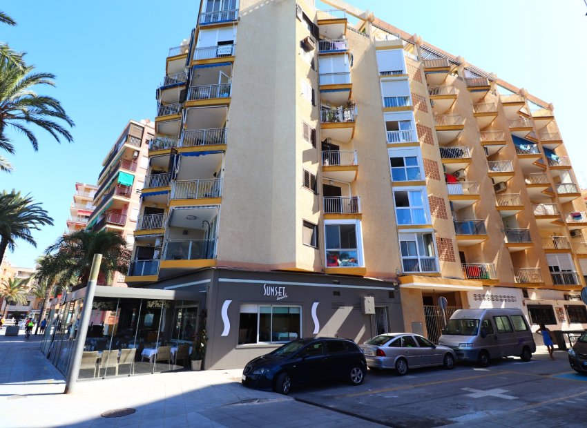 Resale - Apartment -
Torrevieja - Playa del Cura