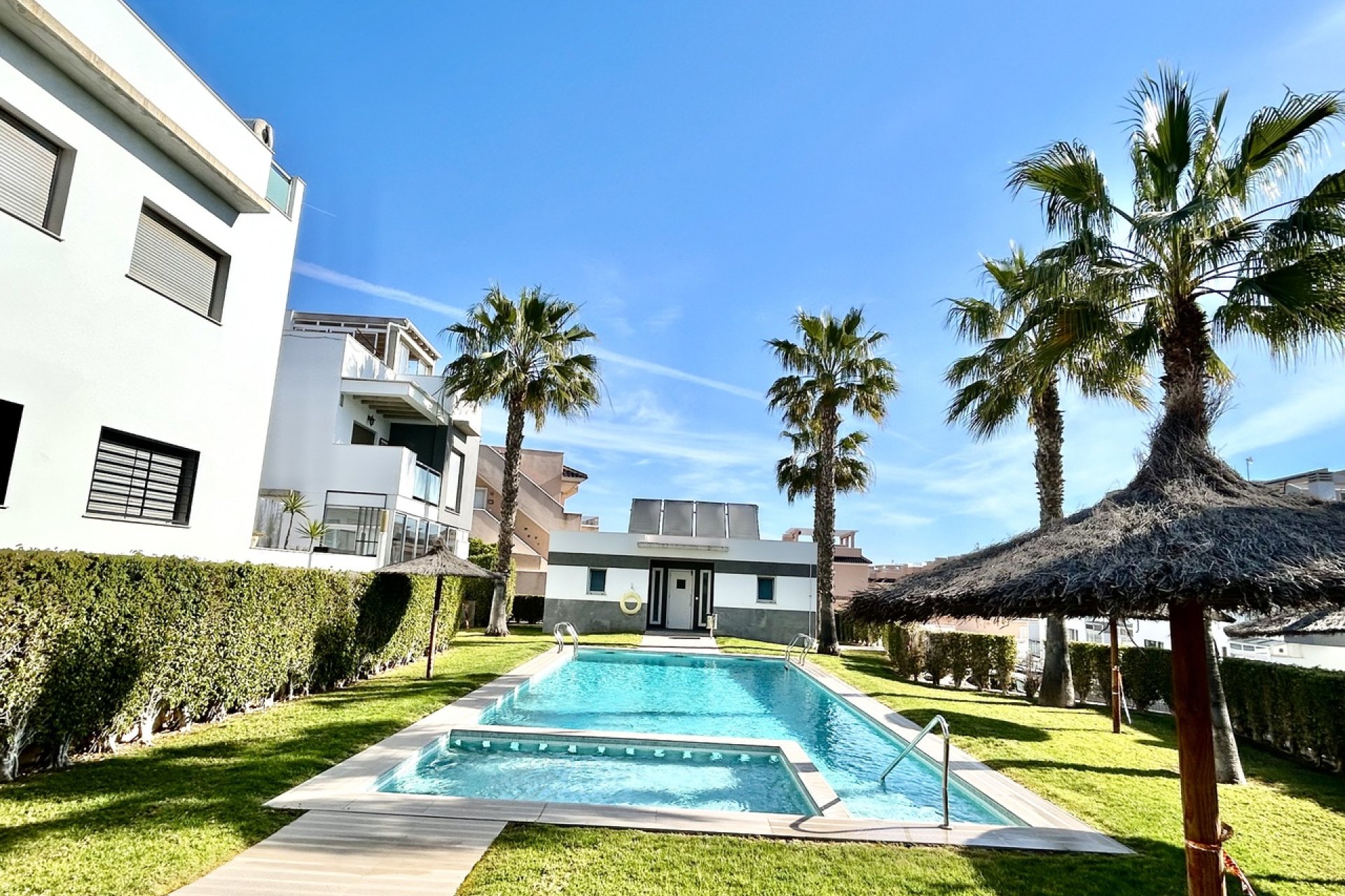 Resale - Apartment -
Torrevieja - Punta Prima