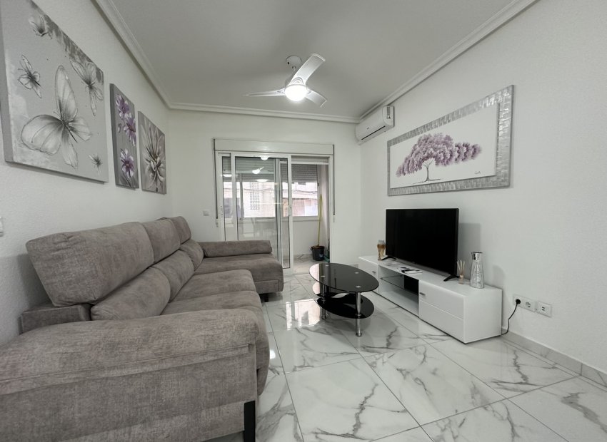Resale - Apartment -
Torrevieja